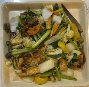 Bún gạo xào Nấm lộc nhung